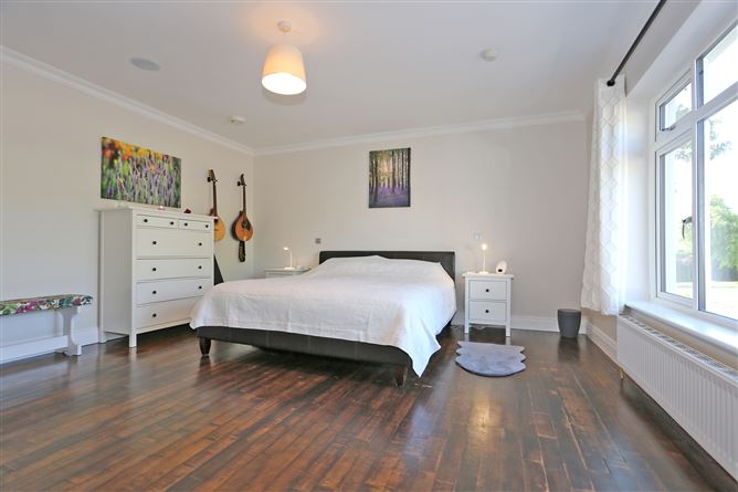 Cottage Cross, Clonlara, Co. Clare