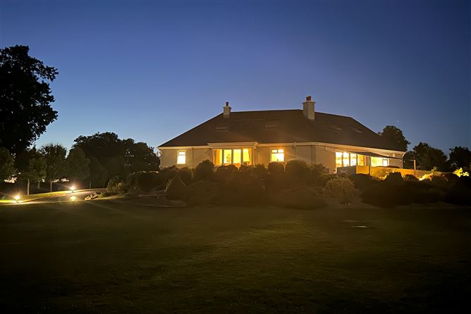Cottage Cross, Clonlara, Co. Clare