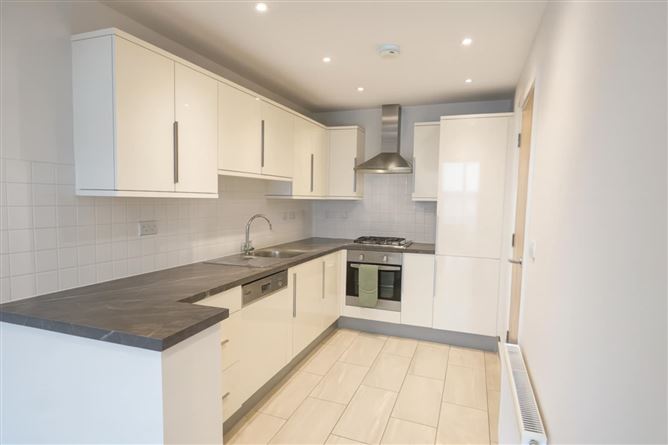 https://photos-a.propertyimages.ie/media/8/7/1/4961178/4ca04023-3133-4236-aa5e-1746340346ab_l.jpg