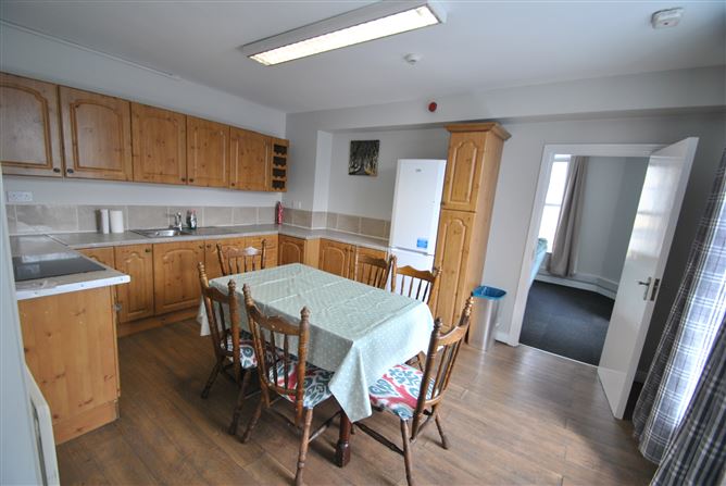Castle House, Castle Street, Roscrea, Co. Tipperary