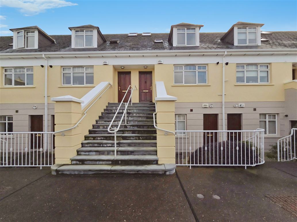 8 The Gardens, Douglas East, Douglas, Cork