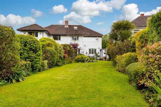 https://photos-a.propertyimages.ie/media/8/7/2/5001278/fb2c6b5b-1cf4-4169-b042-6a6fd927a2ba_l.jpg