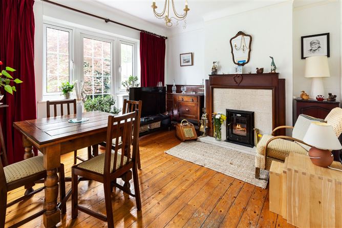 https://photos-a.propertyimages.ie/media/8/7/2/5001278/fb2c6b5b-1cf4-4169-b042-6a6fd927a2ba_l.jpg
