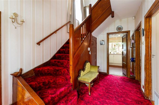 https://photos-a.propertyimages.ie/media/8/7/2/5001278/fb2c6b5b-1cf4-4169-b042-6a6fd927a2ba_l.jpg