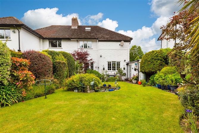 https://photos-a.propertyimages.ie/media/8/7/2/5001278/fb2c6b5b-1cf4-4169-b042-6a6fd927a2ba_l.jpg