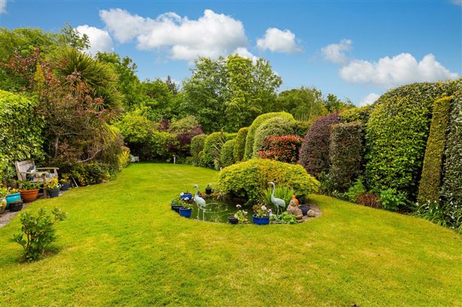 https://photos-a.propertyimages.ie/media/8/7/2/5001278/fb2c6b5b-1cf4-4169-b042-6a6fd927a2ba_l.jpg