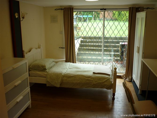 Dunroamin, Gordon Avenue, Foxrock, Dublin 18