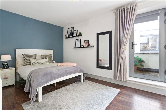 Apartment 3, 76 Dame Street, Dublin 2