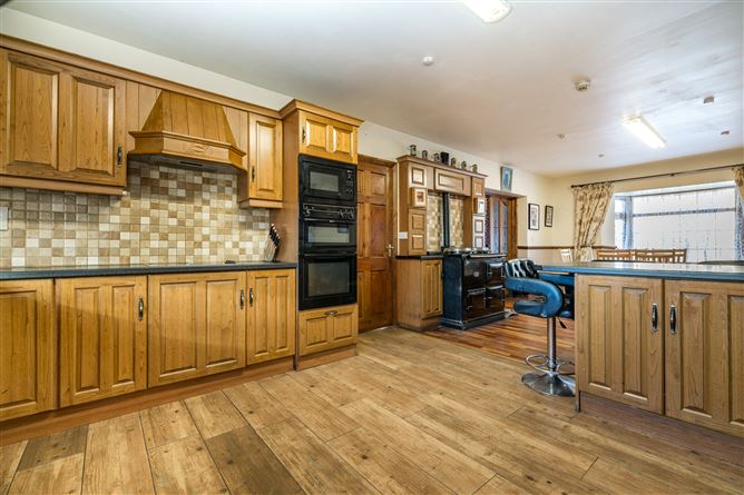 Roseanllis Village, Mountmellick, Laois