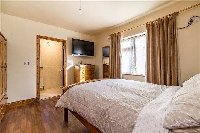 Roseanllis Village, Mountmellick, Laois
