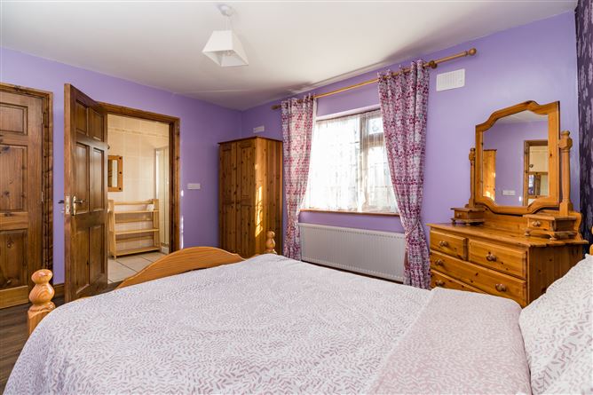 Roseanllis Village, Mountmellick, Laois