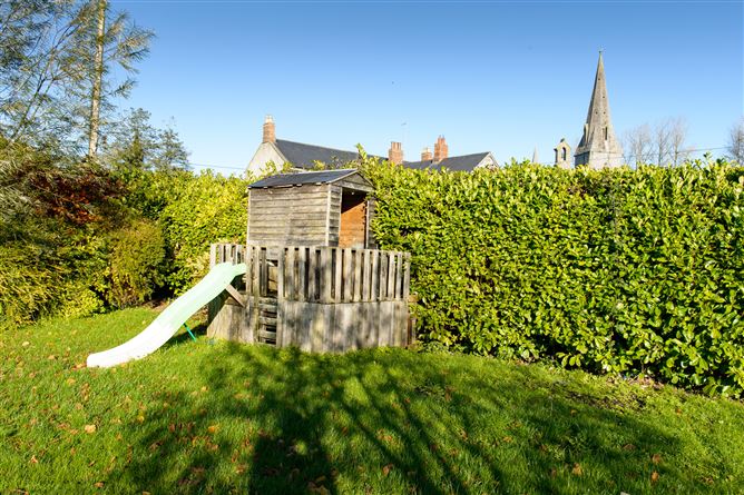 Roseanllis Village, Mountmellick, Laois