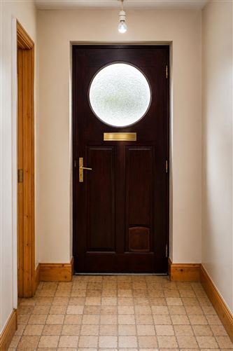 4 Hotel Lane, Main Street, Carrick-on-Suir, Tipperary
