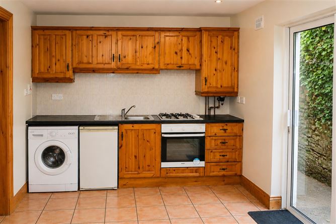 Photo 5 of 8 — 4 Hotel Lane, Main Street, Carrick-on-Suir, Tipperary