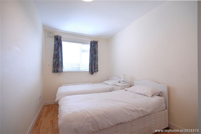 Photo 21 of 28 — 88 KINCORA GROVE, Clontarf, Dublin 3