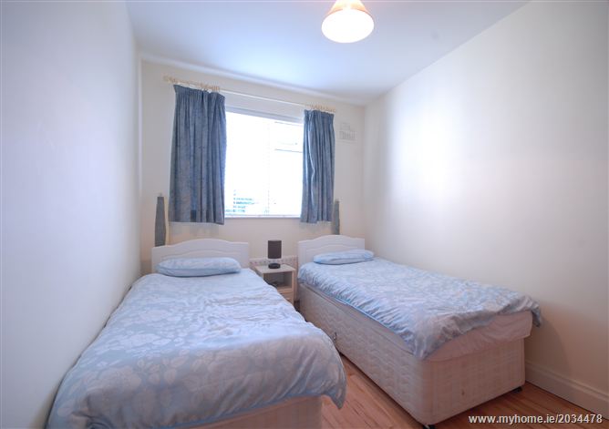 Photo 14 of 28 — 88 KINCORA GROVE, Clontarf, Dublin 3
