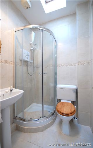 Photo 18 of 28 — 88 KINCORA GROVE, Clontarf, Dublin 3