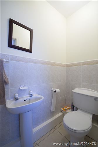 Photo 19 of 28 — 88 KINCORA GROVE, Clontarf, Dublin 3