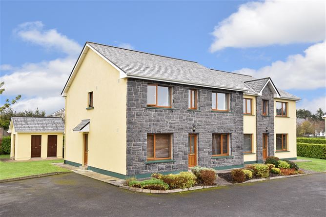 15 Creig na Coille , Oughterard, Galway