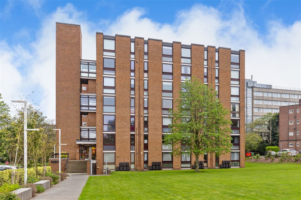 18 Rowan House, Ballsbridge, Dublin 4