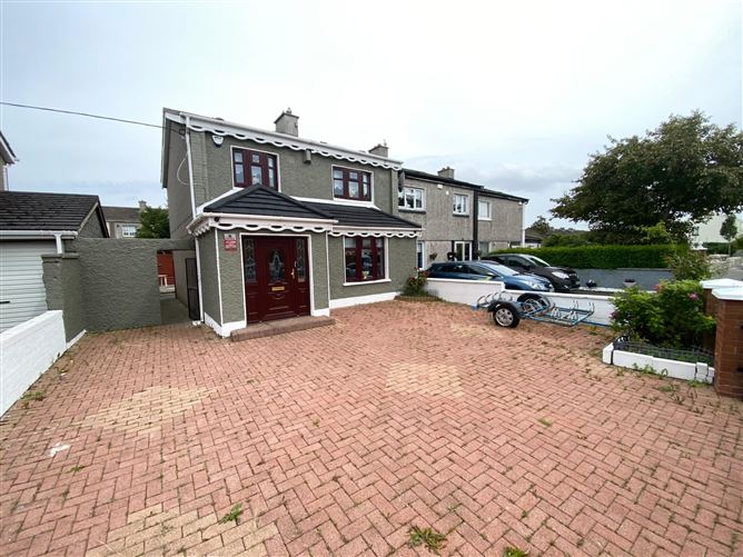 Dromcarra Avenue, Tallaght, Dublin 24 (Double Room To Rent)