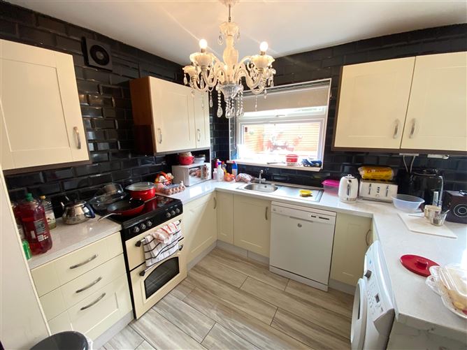 Dromcarra Avenue, Tallaght, Dublin 24 (Double Room To Rent)