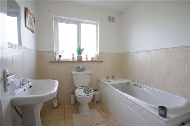 18 Mooreville Estate, Rathdowney, Laois