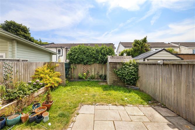 Photo 7 of 12 — 104 Eaton Wood Grove, Shankill, Dublin 18