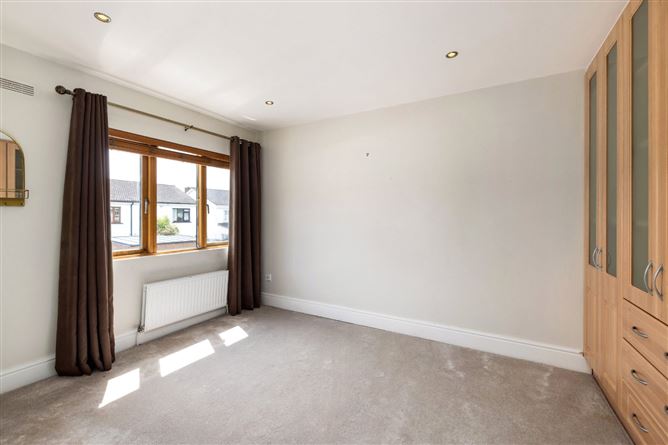 Photo 10 of 12 — 104 Eaton Wood Grove, Shankill, Dublin 18