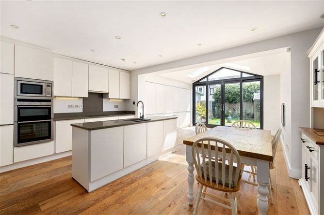 104 Eaton Wood Grove, Shankill, Dublin 18