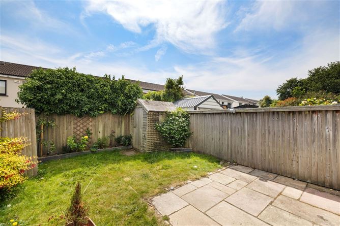 Photo 8 of 12 — 104 Eaton Wood Grove, Shankill, Dublin 18