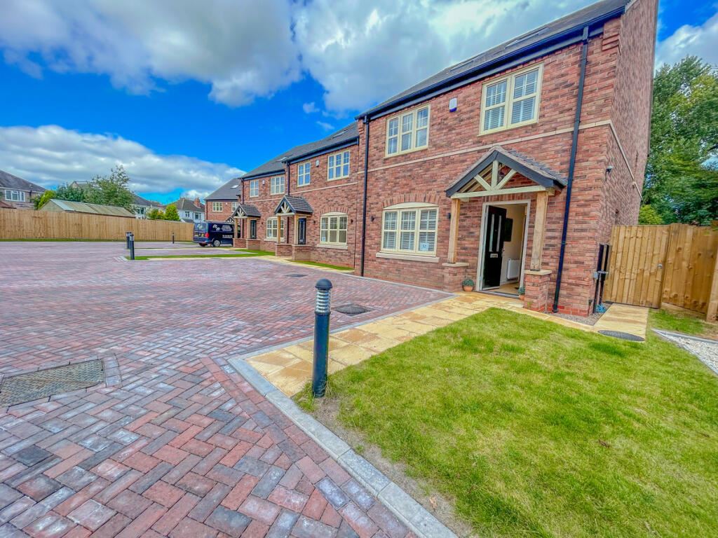 Private, Broadmere Rise, Coventry
