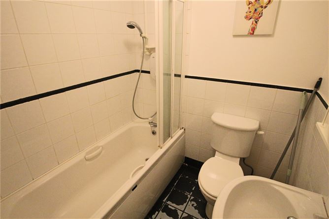 2 Errill, Shannon Court, Carrick-On-Shannon, Leitrim