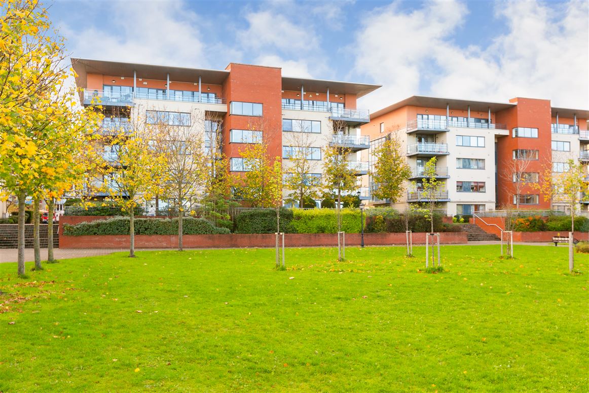 39 East Courtyard, Tullyvale, Cabinteely, Dublin 18 Murphy Mullan