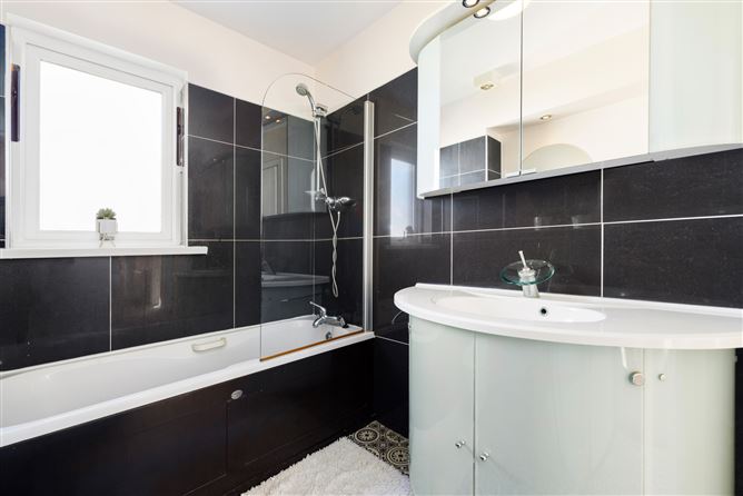 58 Olcovar, Shankill, Dublin 18