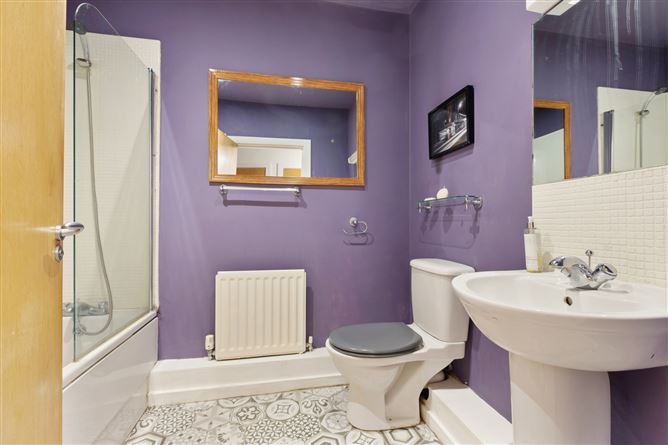 31 Eaglewood, Rochestown Avenue, Dun Laoghaire, Co.Dublin