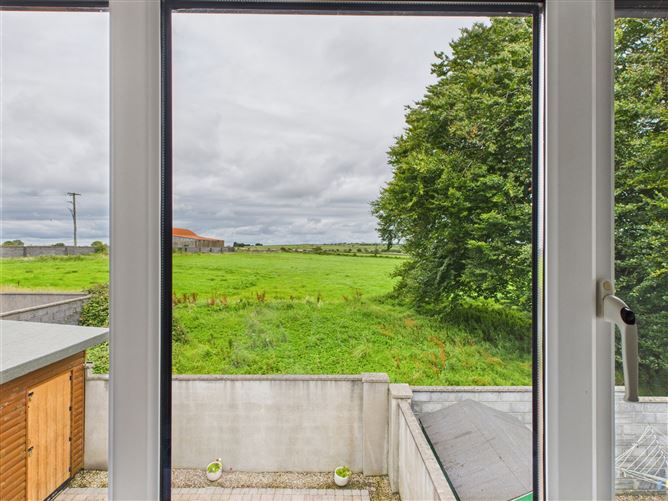 23 Baunoge, Loughrea, Co. Galway