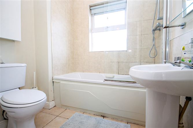 8 Marlfield Court, Kiltipper, Tallaght, Dublin 24