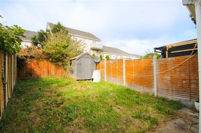 8 Marlfield Court, Kiltipper, Tallaght, Dublin 24