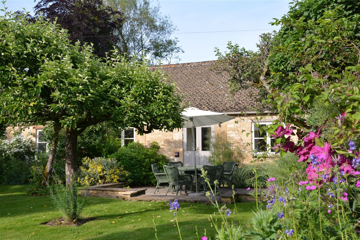 Beams & Blossom,Bruern,Oxfordshire,United Kingdom