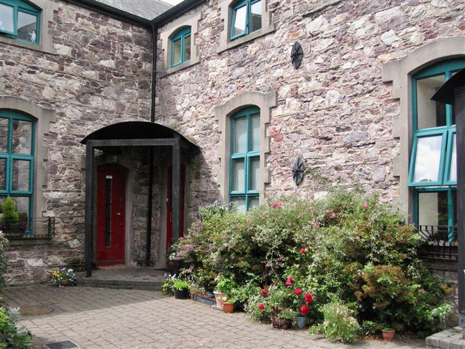 6 The Pillar, King Street, Wexford Town, Wexford