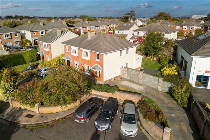https://photos-a.propertyimages.ie/media/8/7/7/4959778/2209d457-da65-4bc9-a697-bd179a8f1a74_l.jpg