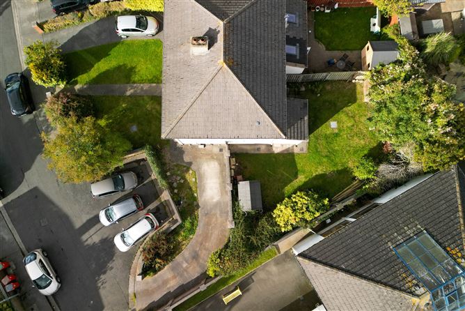 https://photos-a.propertyimages.ie/media/8/7/7/4959778/2209d457-da65-4bc9-a697-bd179a8f1a74_l.jpg