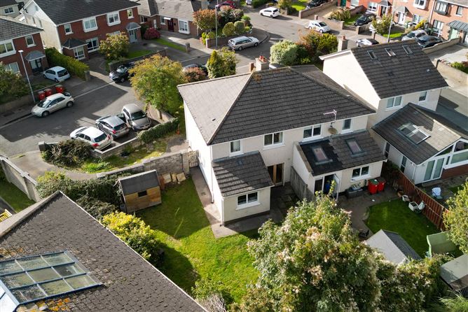 https://photos-a.propertyimages.ie/media/8/7/7/4959778/2209d457-da65-4bc9-a697-bd179a8f1a74_l.jpg