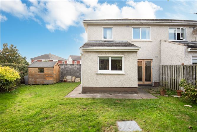 https://photos-a.propertyimages.ie/media/8/7/7/4959778/2209d457-da65-4bc9-a697-bd179a8f1a74_l.jpg
