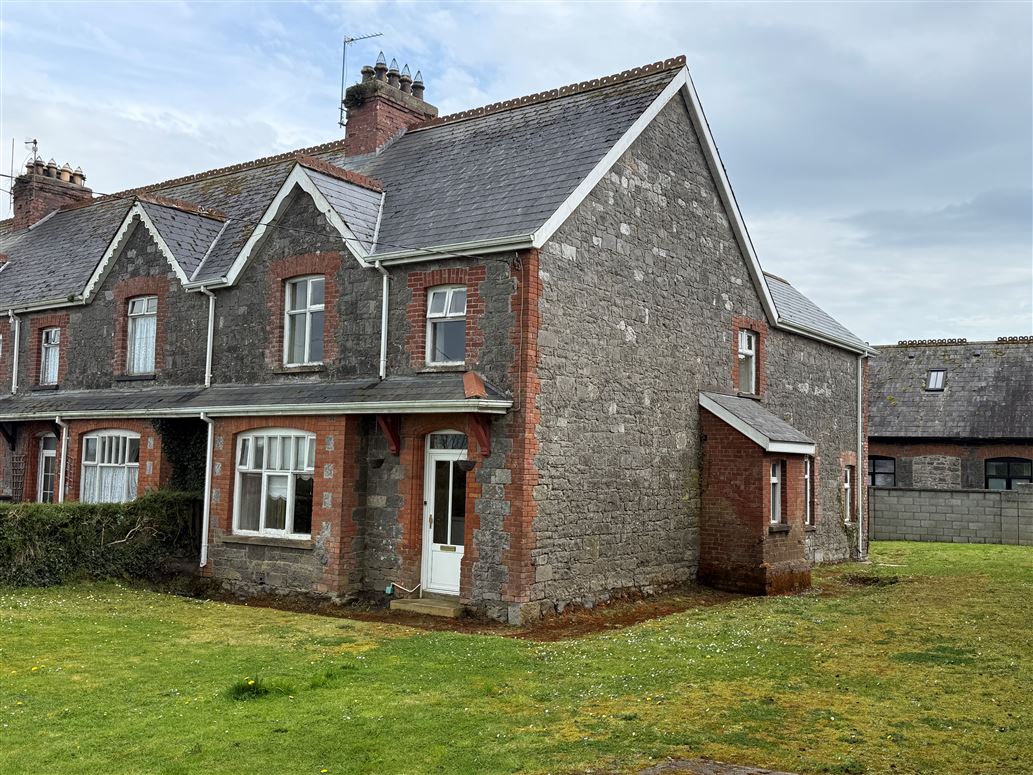 Medova House Emly Road , Knocklong, Limerick