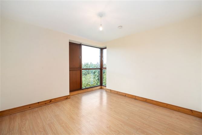 6 Castlegate Crescent, Adamstown, Lucan, Co. Dublin