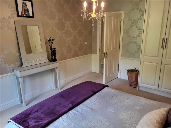 17 Lord Leitrim Court, Lough Rinn, Mohill, Leitrim