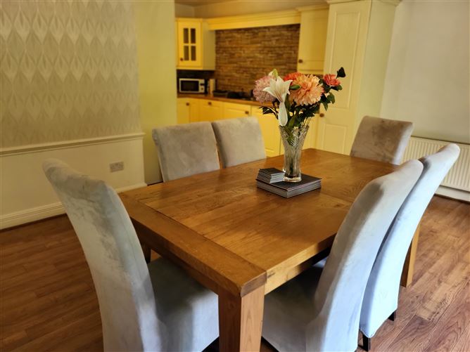 17 Lord Leitrim Court, Lough Rinn, Mohill, Leitrim