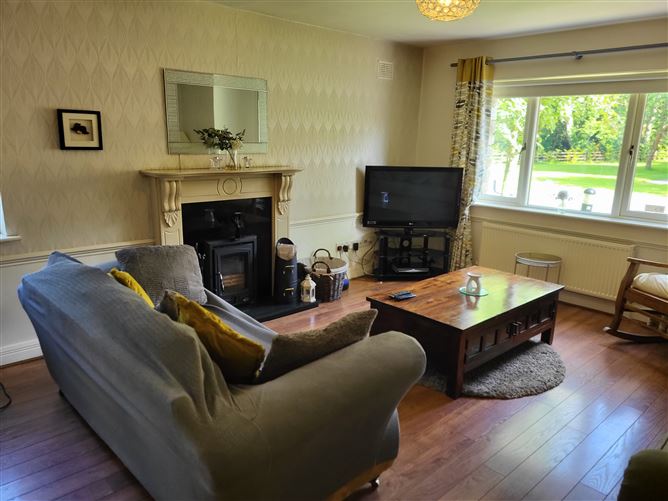 17 Lord Leitrim Court, Lough Rinn, Mohill, Leitrim